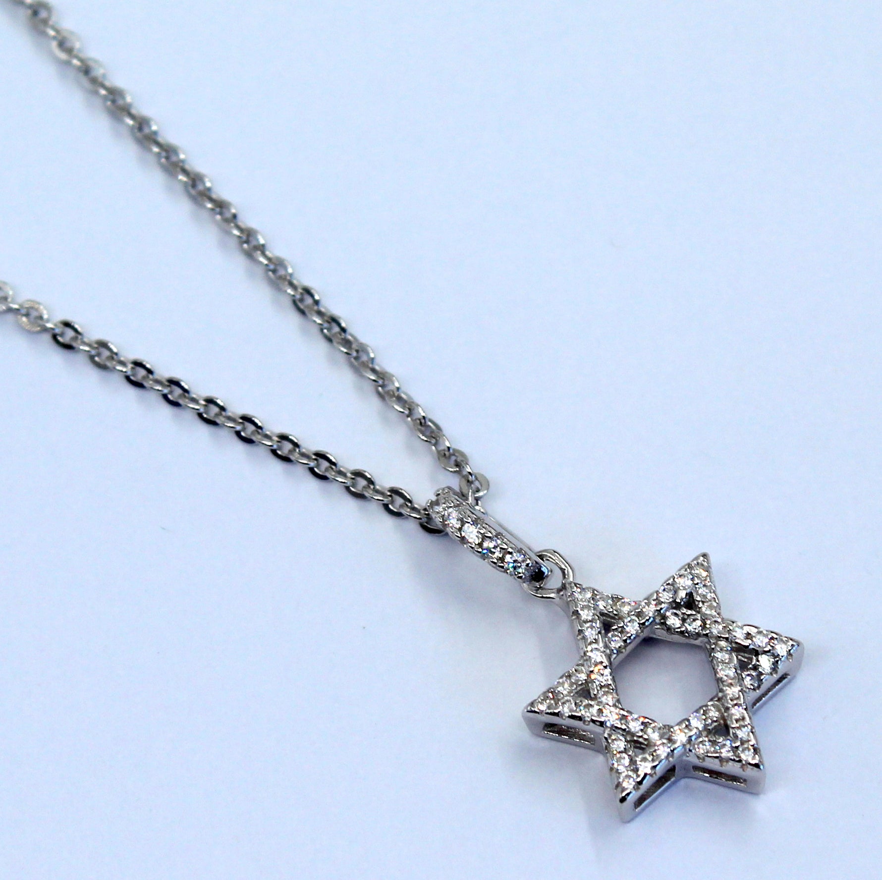 שרשרת כסף | תליון מגן דוויד משובץ באבני זירקון