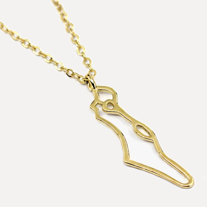 שרשרת תליון מפת ארץ ישראל - flat lay