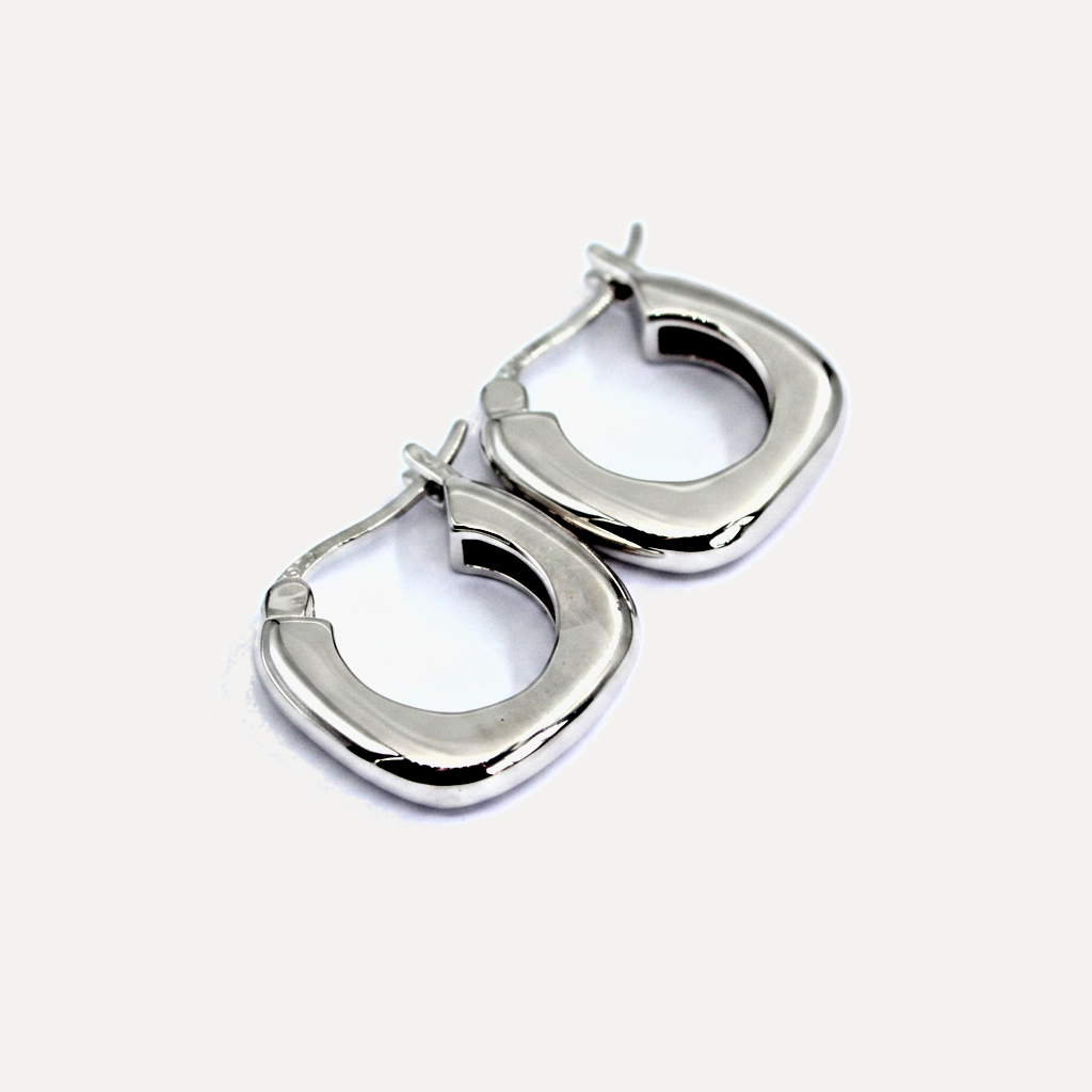 עגילי כסף חישוק מרובע - flat lay