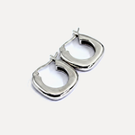עגילי כסף חישוק מרובע - flat lay