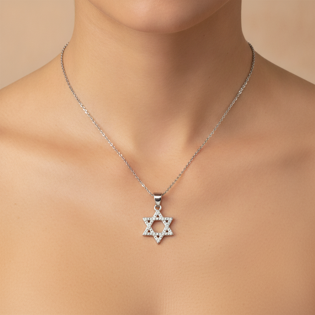 שרשרת כסף מגן דוויד - on model