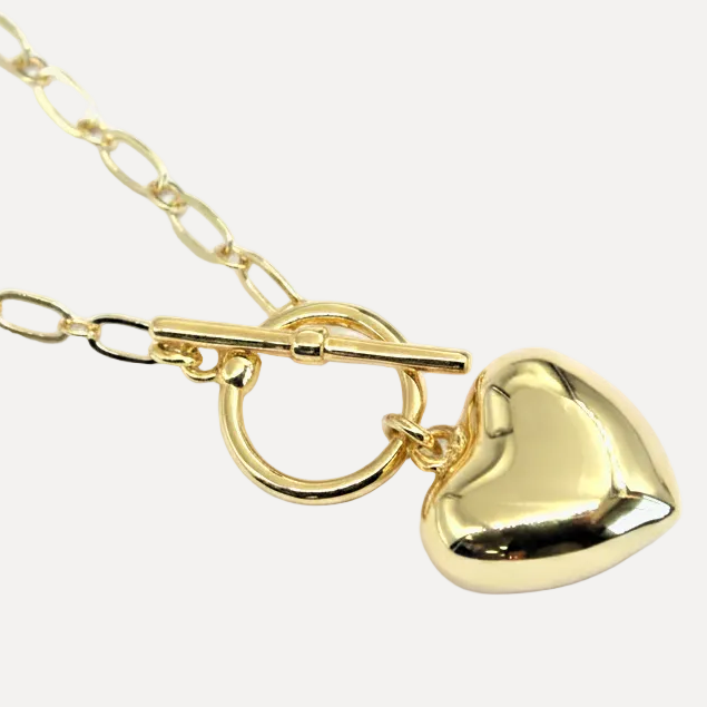 שרשרת ציפוי זהב לב - flat lay