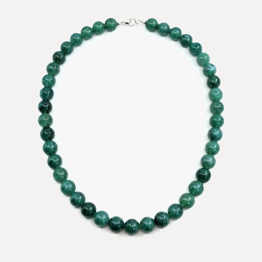 שרשרת חרוזי ג'ייד - flat lay