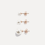 סט עגילי פנינה - flat lay