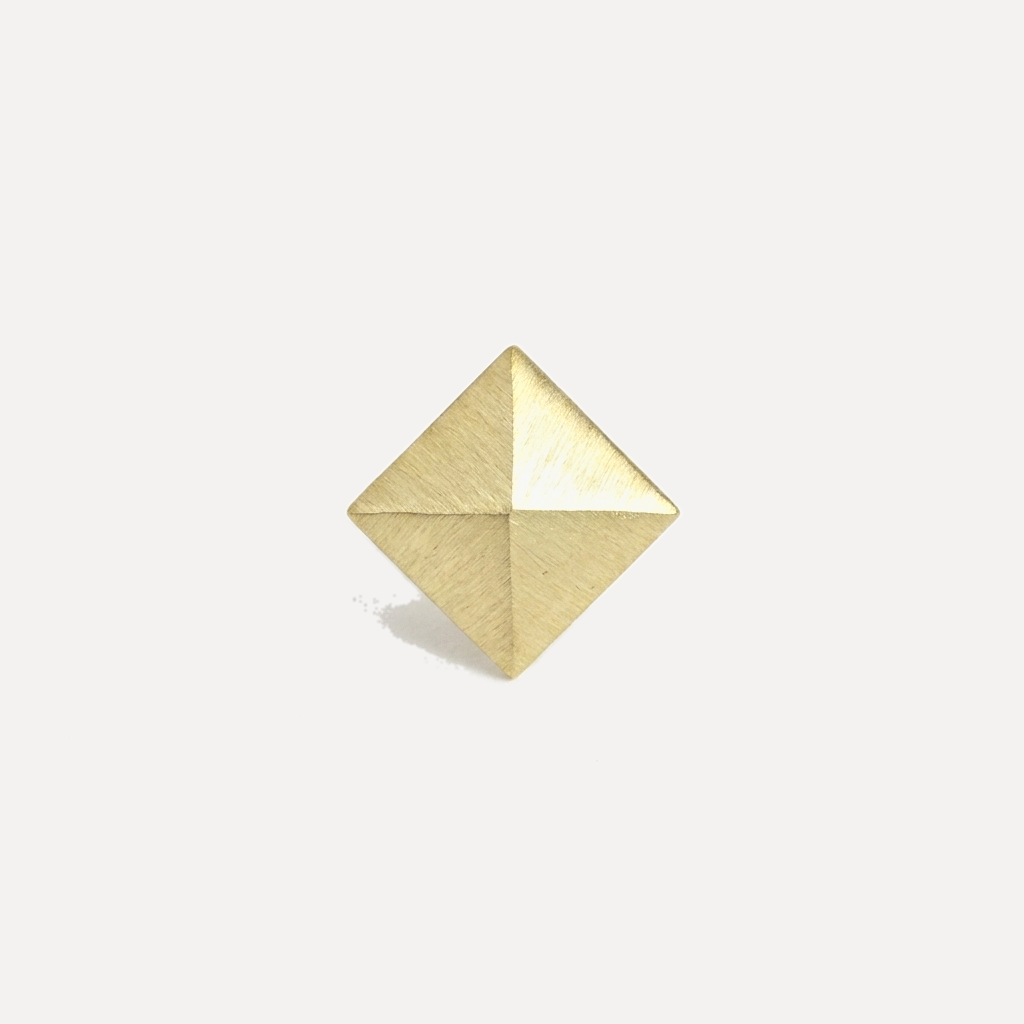 עגיל צמוד מצופה - flat lay